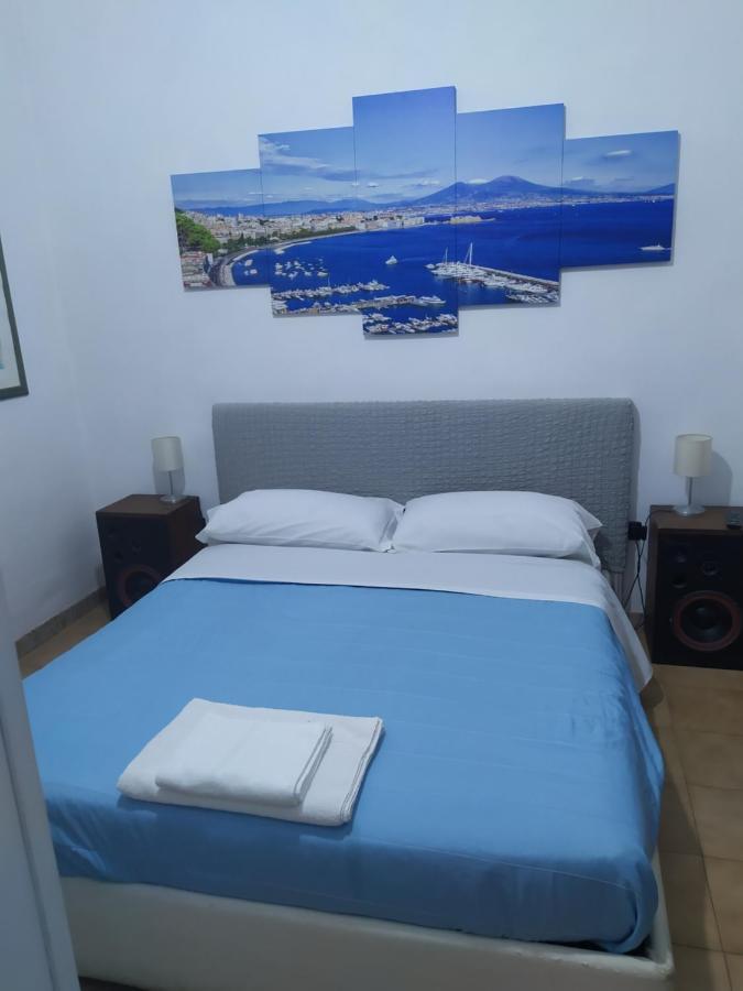 Monolocale Bed & Breakfast Napoli Bagian luar foto