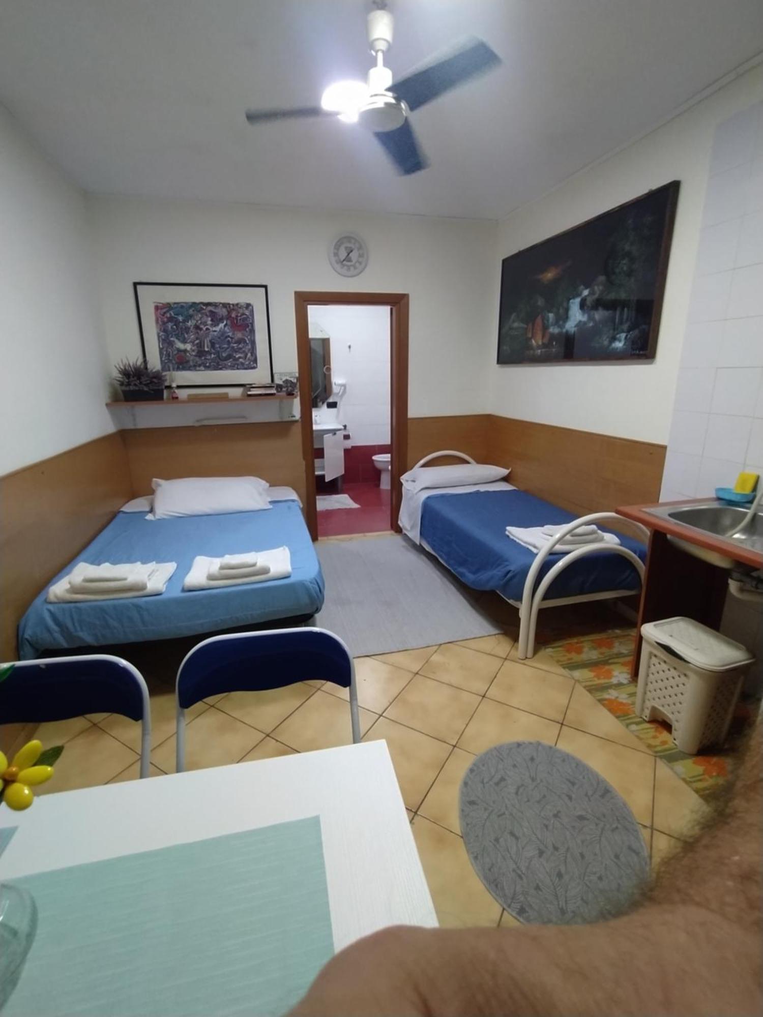 Monolocale Bed & Breakfast Napoli Bagian luar foto